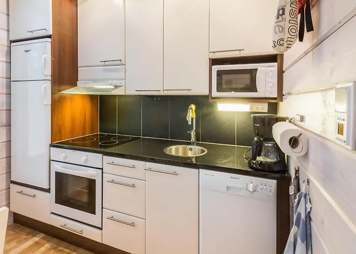 Yllaeksen Sirppikuu 2 By Interhome